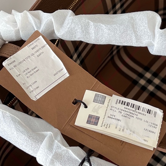 Burberry Leather Tote in Earth - Picture 11 of 12